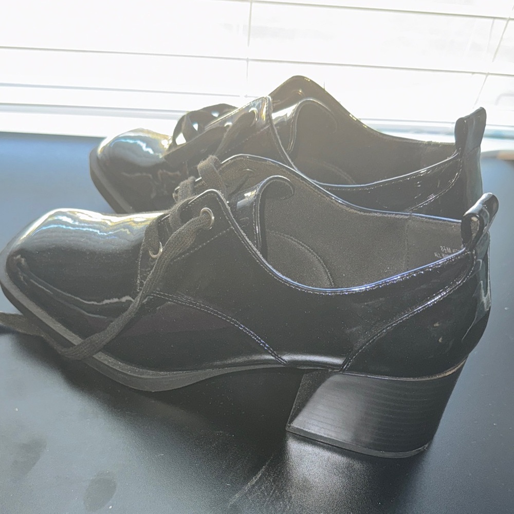 Versona Black Patent Leather Women's Loafers
